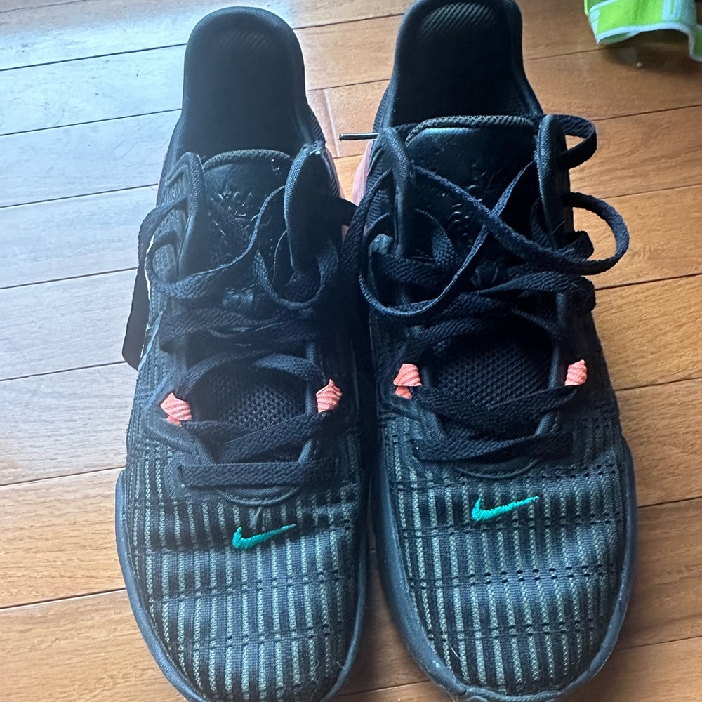 Lebron basketball sneakers. Men’s size 7.5